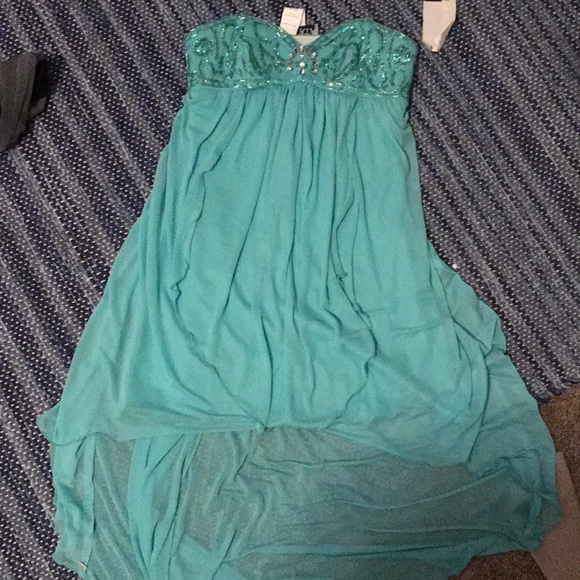 Never worn dress - Picture 1 of 4